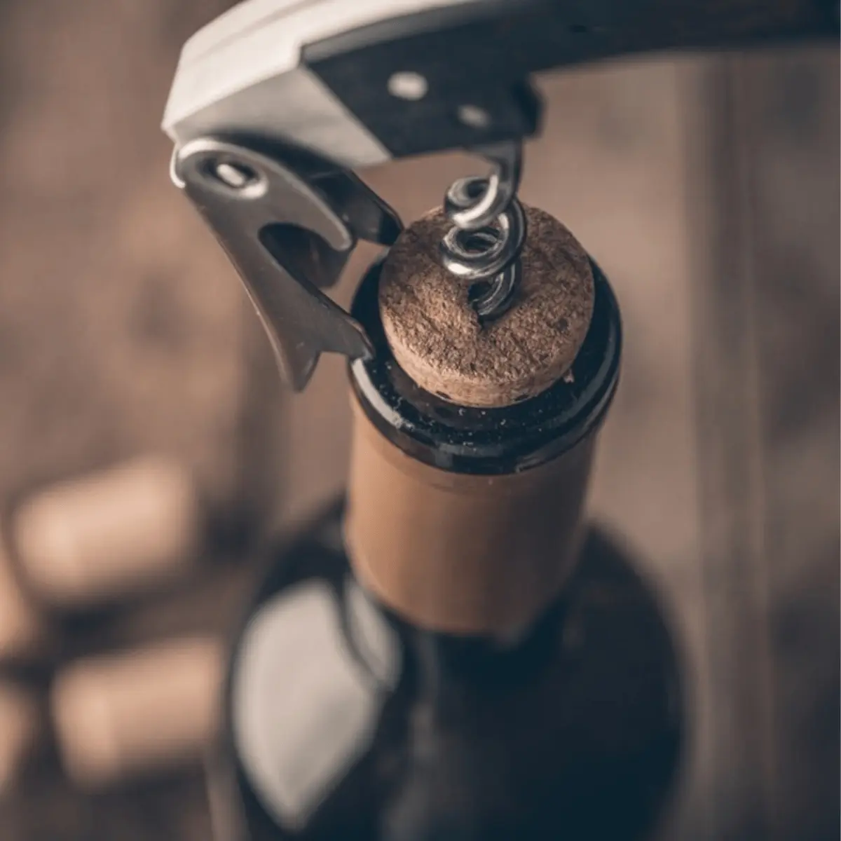 Cara Membuka Botol Wine dengan Benar